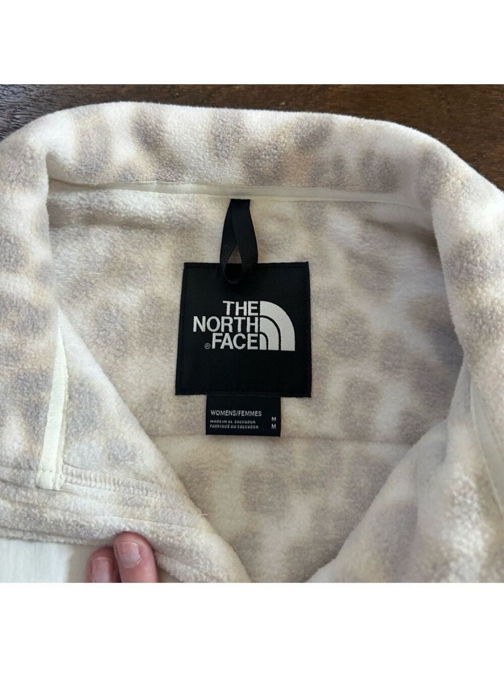 The North Face Leopard Print Denali jacket-size Medium-like new - Picture 4 of 7